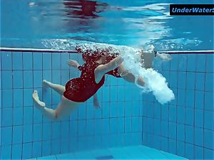 2 sizzling teens underwater